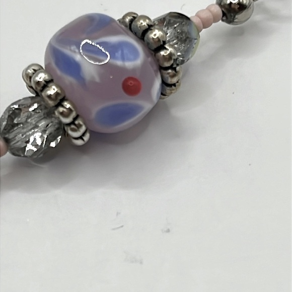 Pink and Silver Beaded Pearls Bracelet with Delicate Design Lamp work beads - Picture 7 of 14